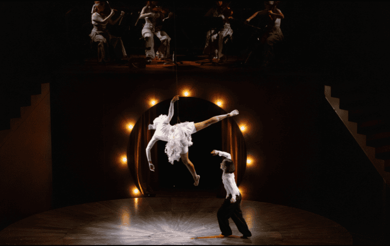 Estreno mundial dentro del Grec Festival de 'Le Petit Cirque', un espectáculo que combina circo música y danza. EFE/M. Pérez