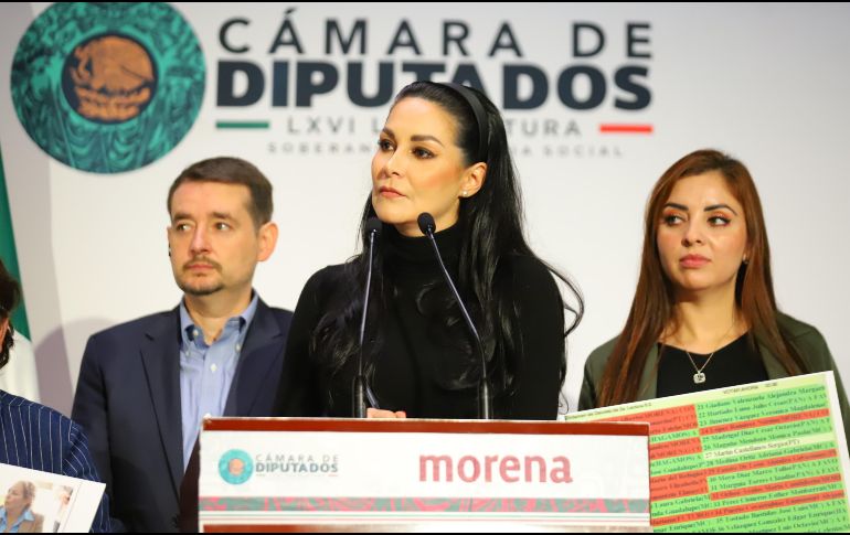 Durante la conferencia la diputada cuestionó que dicho aumento fue aprobado sin un plan técnico, cronogramas, ni un mecanismo de evaluación, lo que para ella refleja un “cinismo que no tiene límites”. CORTESÍA.