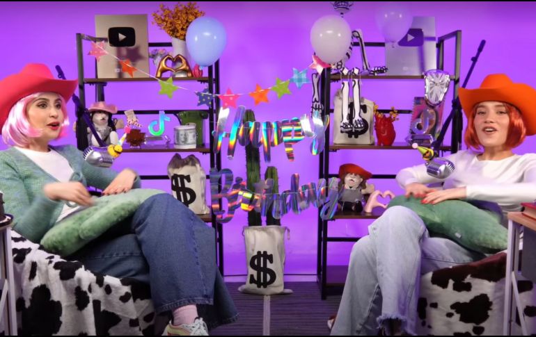 “Las Alucines” no solo es un podcast: es un fenómeno cultural entre el público joven, que celebra la espontaneidad, la amistad y el poder femenino desde la voz de dos influencers que han sabido conquistar el internet con autenticidad. YOUTUBE/LASALUCINES