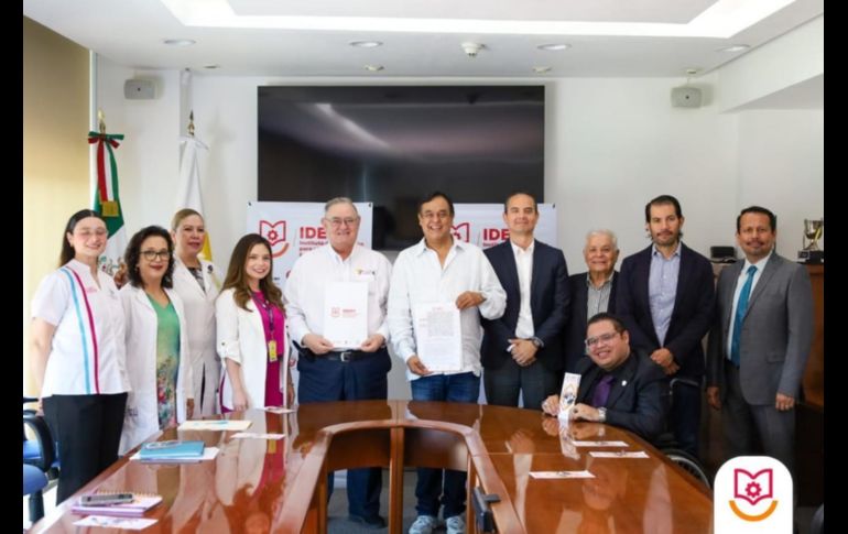 El acuerdo fue suscrito por el titular del IDEFT, Salvador Cosío Gaona, y el director de Fundación Teletón, José Guadalupe Ruiloba Madero. CORTESÍA.