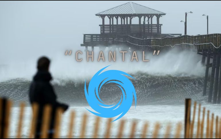 La tormenta se encontraba unos 112 kilómetros al este de Charleston, Carolina del Sur, la madrugada del domingo. AFP