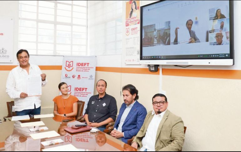 Directivos del IDEFT y altos ejecutivos de Ericsson Telecom formalizaron un convenio para impulsar la capacitación técnica especializada. ESPECIAL