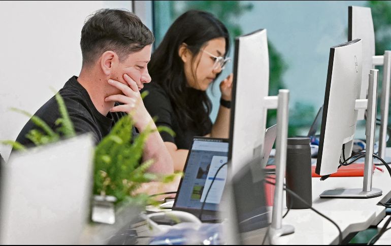 Dentro la Concanaco Servytur el 67.2 % de sus miembros se opone a la reforma de reducción laboral. AFP