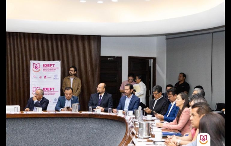 El titular del organismo, Salvador Cosío Gaona, encabezó la presentación realizada en la sala de Consejo de la Cámara Nacional de Comercio de Guadalajara y Zapopan (CANACO), ante representantes de los gobiernos federal y estatal. CORTESÍA