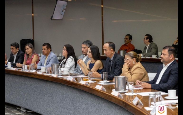 El titular del organismo, Salvador Cosío Gaona, encabezó la presentación realizada en la sala de Consejo de la Cámara Nacional de Comercio de Guadalajara y Zapopan (CANACO), ante representantes de los gobiernos federal y estatal. CORTESÍA