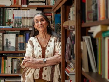 Zamora dedicó buena parte de su discurso a agradecer a quienes han acompañado su camino y a reflexionar —con hondura y pasión— sobre el sentido del oficio que ha marcado su vida. ESPECIAL/ FIL.