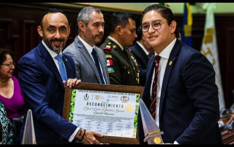 Abogados y notarios públicos de Jalisco fueron galardonados gracias a su destacada labor en el ejercicio de la ciencia del derecho. EL INFORMADOR/ A. NAVARRO.