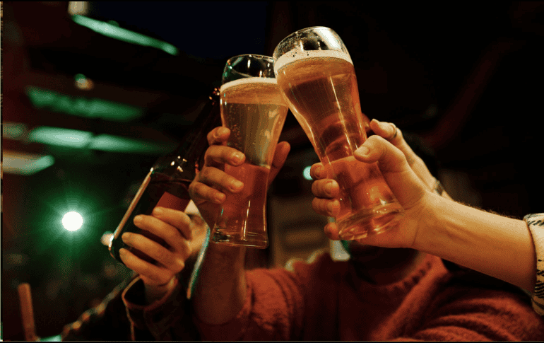 Los especialistas recomiendan leer siempre las etiquetas, optar por marcas que utilicen ingredientes naturales y consumirla con moderación.  CANVA