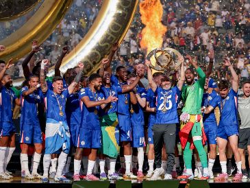 Este triunfo no solo corona a los Blues como primeros campeones de esta edición histórica, sino que también prueba que están listos para los grandes escenarios. EFE/J. LANE.