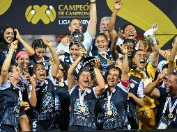 El club hidalguense consiguió su primer título del Circuito Rosa, tras vencer a América en la Final y ahora consiguió levantar su primer Campeón de Campeonas a escasos dos meses. IMAGO7.