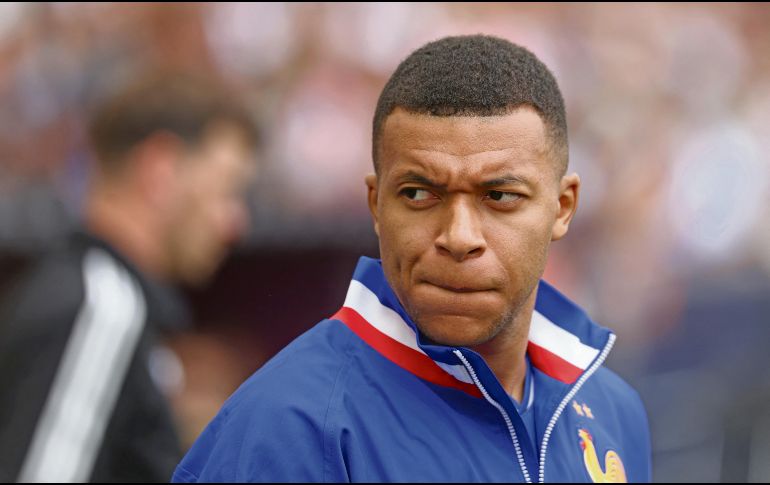 Mbappé transfirió sus primas de Selección nacional a cinco policías antidisturbios. AFP/F. Fife
