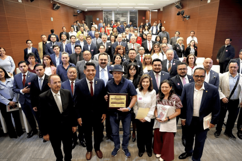  INSTAGRAM/@emmanuelreyescarmona