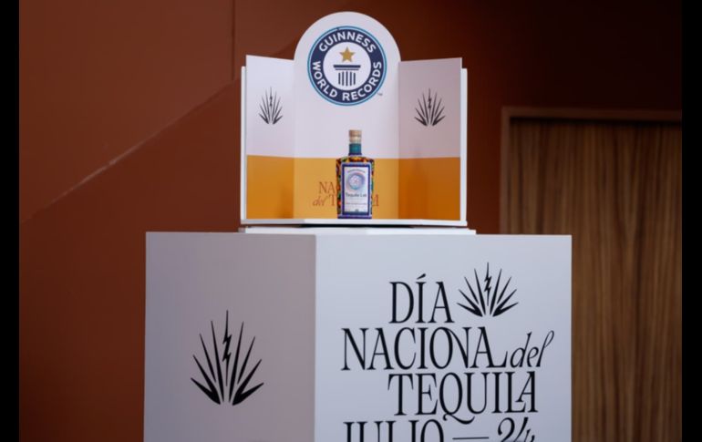El gobernador, Pablo Lemus, señaló que la industria tequilera seguirá creciendo, por lo que se comprometió a trabajar en coordinación con el Gobierno federal para reducir los aranceles que se cobran en distintos países donde se podrían abrir nuevos mercados. EL INFORMADOR/ H. Figueroa