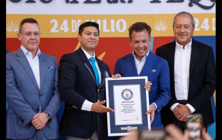 El gobernador, Pablo Lemus, señaló que la industria tequilera seguirá creciendo, por lo que se comprometió a trabajar en coordinación con el Gobierno federal para reducir los aranceles que se cobran en distintos países donde se podrían abrir nuevos mercados. EL INFORMADOR/ H. Figueroa