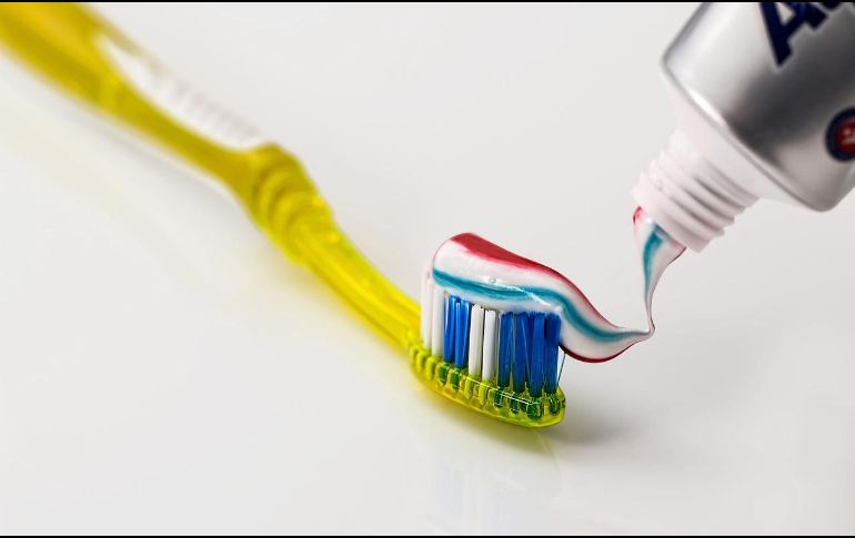 Varios países latinoamericanos han alertado sobre los riesgos de utilizar esta pasta dental. Pixabay