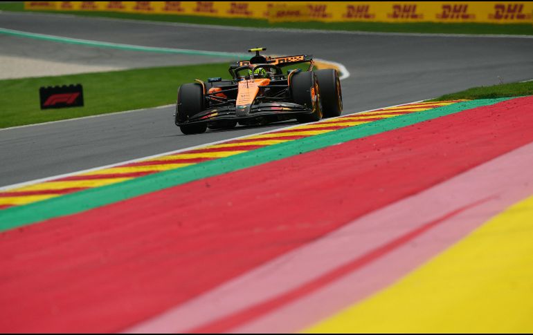 El británico Lando Norris, de McLaren, saldrá primero este domingo en el Gran Premio de Bélgica. AFP / D. Dilkoff