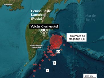 "Justo ahora mismo, el Kliuchevskói está en erupción", indicó en su canal de Telegram, donde publicó una foto y un vídeo tomados por una estación sísmica cercana al volcán. ESPECIAL / EPDATA