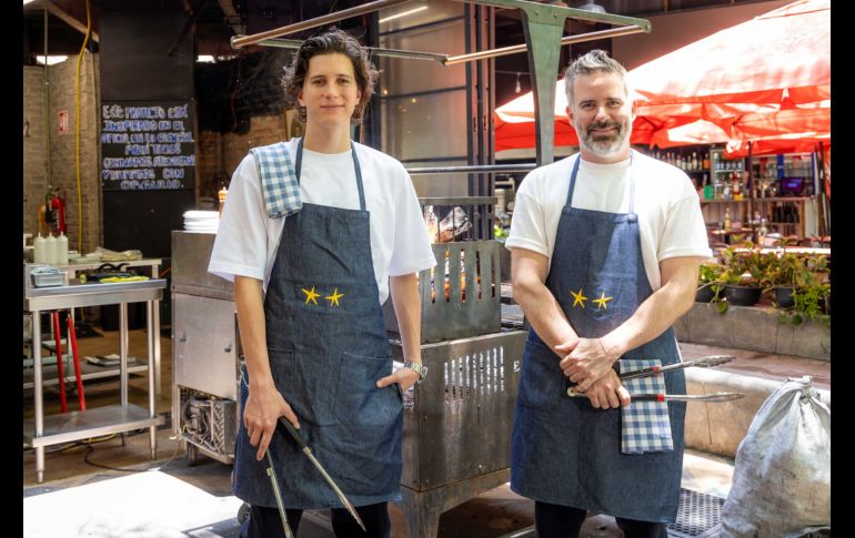 En portada: Roberto Morales @Robegrill y Chema Martínez Gallardo en Tacos Paris. GENTE BIEN JALISCO / Revista del 1 de agosto 2025