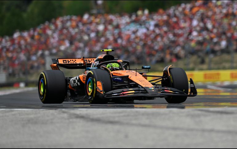 Con Oscar Piastri al frente, McLaren ha sido la fuerza dominante del año. AP/ D. Erdos.