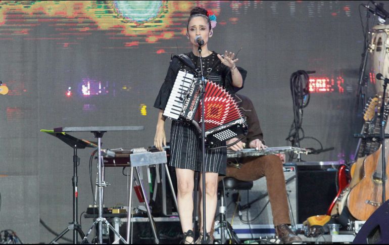 La cantautora se presentó en el escenario de RiseUp AS ONE, en San Diego, California. AFP