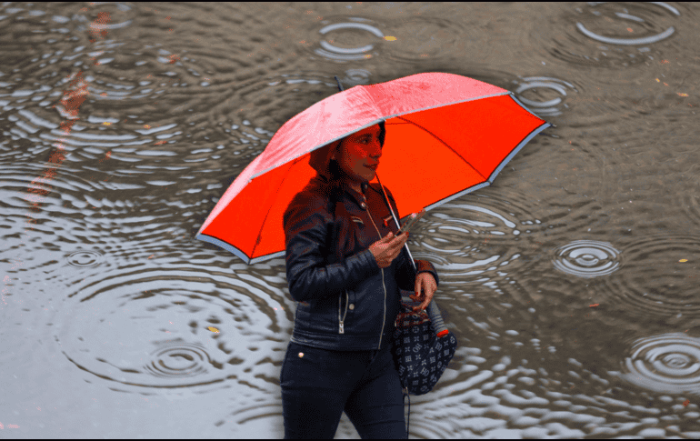 Las lluvias puntuales fuertes a intensas podrían reducir la visibilidad en tramos carreteros, incrementar los niveles de ríos y arroyos, y generar encharcamientos, deslaves e inundaciones. EL INFORMADOR / A. Navarro