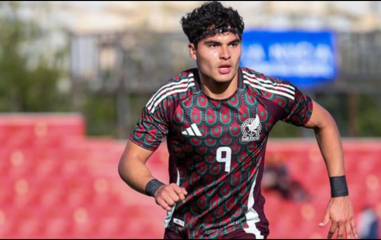 Carrillo llegó a las filas del conjunto de Róterdam, procedente de las fuerzas básicas de Santos Laguna. X/ @stephanocarrillo.