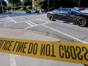 El hombre señalado como el responsable de abrir fuego este viernes en el campus de la Universidad Emory, en Atlanta (Georgia, EU), murió, informó la cadena FOX. EFE / E. Lesser