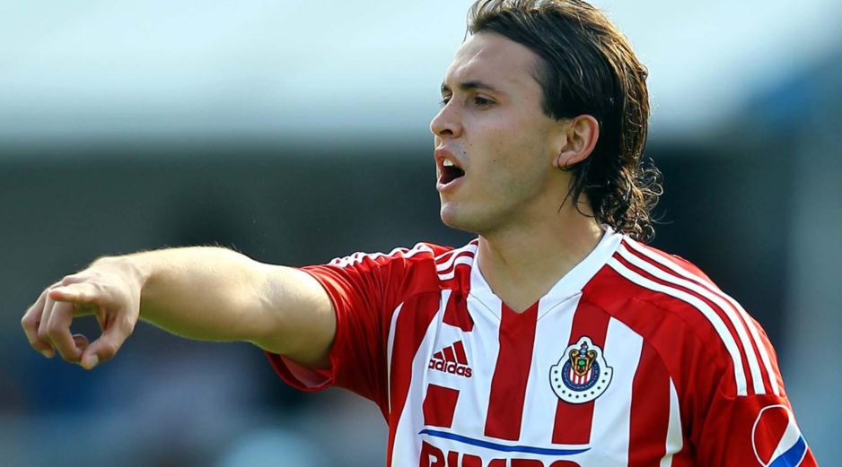 La “Pina” Arellano enfatizó que los futbolistas del actual plantel tienen que defender el prestigio que representa portar la camiseta del Guadalajara, además de entender la importancia del equipo para la afición. NTX / ARCHIVO