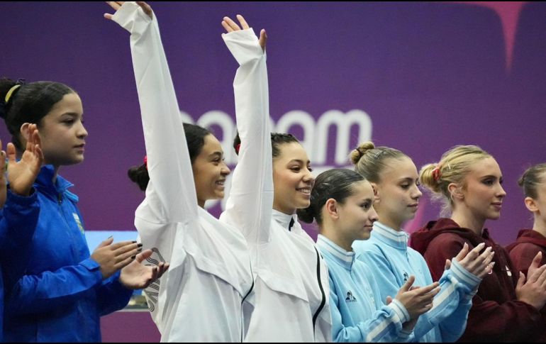 Junto a su compañera Verónica Saraí Borges Medina, Aixa Narumi de León Rodríguez firmó una sólida rutina para totalizar 45.05 puntos. ESPECIAL