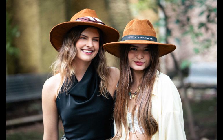 Nicole Vianne y Dani Maclennan disfrutaron de esta experiencia única como antesala del festival de mixología: Alquimia. GENTE BIEN JALISCO / Revista del 15 de agosto 2025