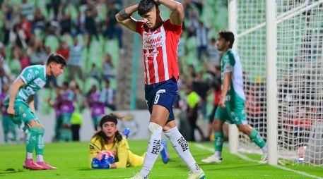 La directiva y el cuerpo técnico depositaron en el delantero la responsabilidad de liderar el ataque y devolverle a Chivas el protagonismo en la Liga MX. IMAGO7.