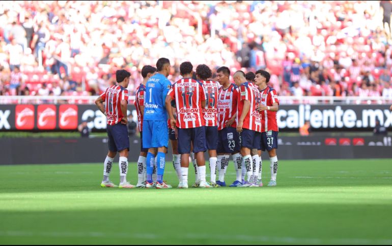El representante de un jugador de Chivas acudió a las instalaciones de Verde Valle para tratar el tema de la posible salida. IMAGO7.
