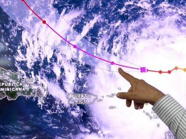 Las lluvias del guracán "Erin",  ya han causado cortes en el suministro de la red eléctrica. EFE / O. BARRÍA