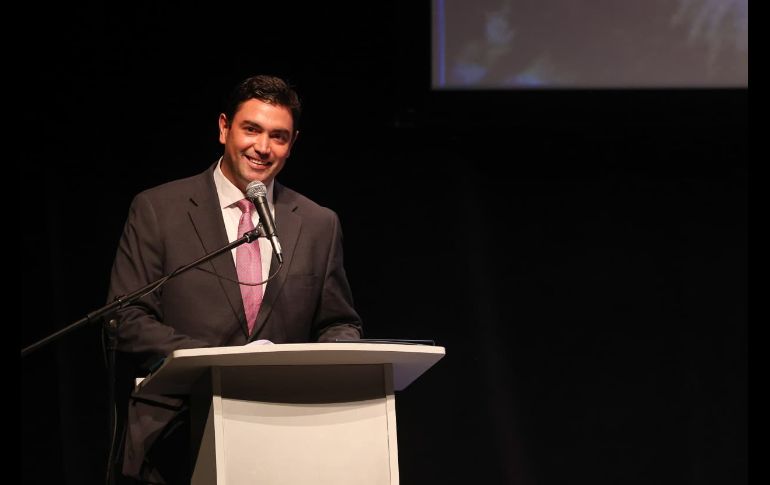 Cada rostro reflejaba una historia distinta, un recorrido personal de esfuerzo y aprendizaje, y la inquietud de saber qué deparará el destino en sus caminos a partir de este acto académico, apadrinados por Juan Carlos Álvarez del Castillo Barragán. EL INFORMADOR/ H. Figueroa