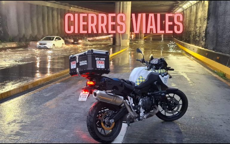 Debido a inundaciones tras la lluvia registrada durante anoche y la madrugada de este viernes, hay cortes a la circulación.  ESPECIAL / POLICÍA VIAL