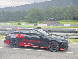 Audi reunió a su gama deportiva en México Drive Resort, donde los asistentes pudieron exprimir su potencia con apoyo de pilotos profesionales. ESPECIAL