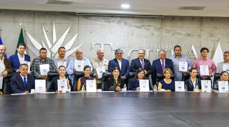 Aurelio López Rocha, presidente del Consejo Regulador del Tequila, explicó que se buscará que más empresas tequileras obtengan este distintivo. EL INFORMADOR/A. Navarro