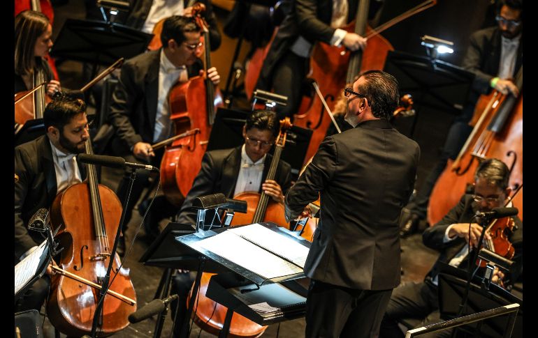 El público que en un principio fue un espectador silencioso, atento a cada cuerda, cada exhalación y cada nota de la Orquesta Filarmónica de Jalisco, bajo la dirección de Enrique Radillo. EL INFORMADOR / A. Navarro