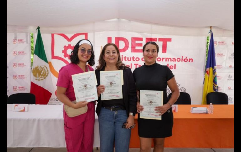 IDEFT entregó constancias a 80 personas que concluyeron cursos de capacitación en el plantel Tlaquepaque. CORTESÍA