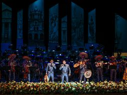 La velada, dedicada a la Época Dorada del cine y la música mexicana, transformó el recinto en un viaje sonoro que rindió homenaje a figuras como Pedro Infante, Jorge Negrete, Javier Solís, Cuco Sánchez y Miguel Aceves Mejía. EL INFORMADOR / A. Navarro