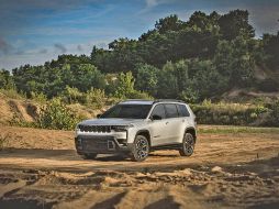 Esta versión está impulsada por un motor híbrido de 210 HP. ESPECIAL