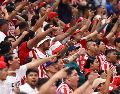 La hincha rojiblanca resultó decepcionada ante el desempeño demostrado por las Chivas. IMAGO7