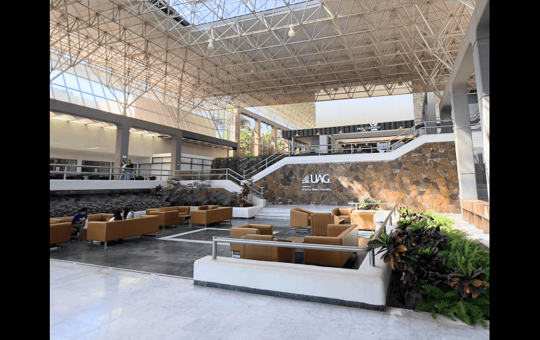 Esta modalidad de doble titulación va más allá de obtener dos títulos en corto tiempo, también es una inversión estratégica. CORTESÍA