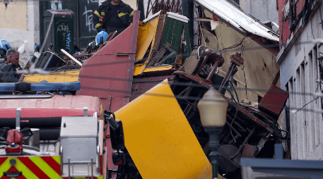 El presidente Marcelo Rebelo de Sousa ofreció sus condolencias a las familias afectadas, y el alcalde de Lisboa, Carlos Moedas, dijo que la ciudad estaba de luto. EFE / M. A. Lopes