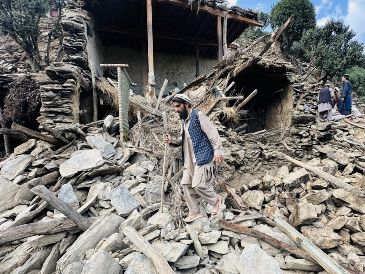 El terremoto también destruyó 68 fuentes de agua y provocó la muerte de ganado en las provincias de Kunar y Nangarhar. EFE/H. SABAWOON