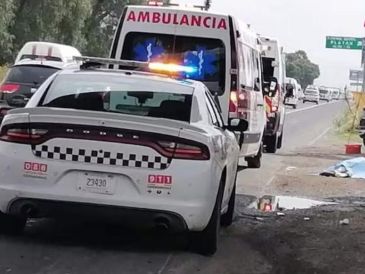 Una persona perdió la vida y dos más resultaron lesionadas en un accidente carretero sobre la autopista México–Pachuca, luego de que un automóvil particular impactara a tres ciclistas. ESPECIAL