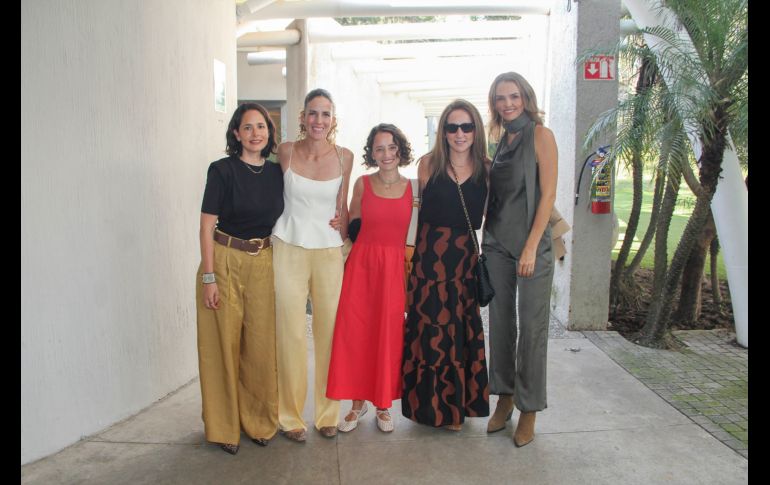 Ale Sierra, Paloma Gómez, Nicole Toussaint, Isabel Domene y Lorenza Fejervary. GENTE BIEN JALISCO / E. Escamilla