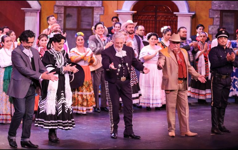 Fue una sorpresa para el público: aunque ya se había anunciado la presencia de Plácido Domingo, no se reveló ni cómo ni en qué forma aparecería. CORTESÍA