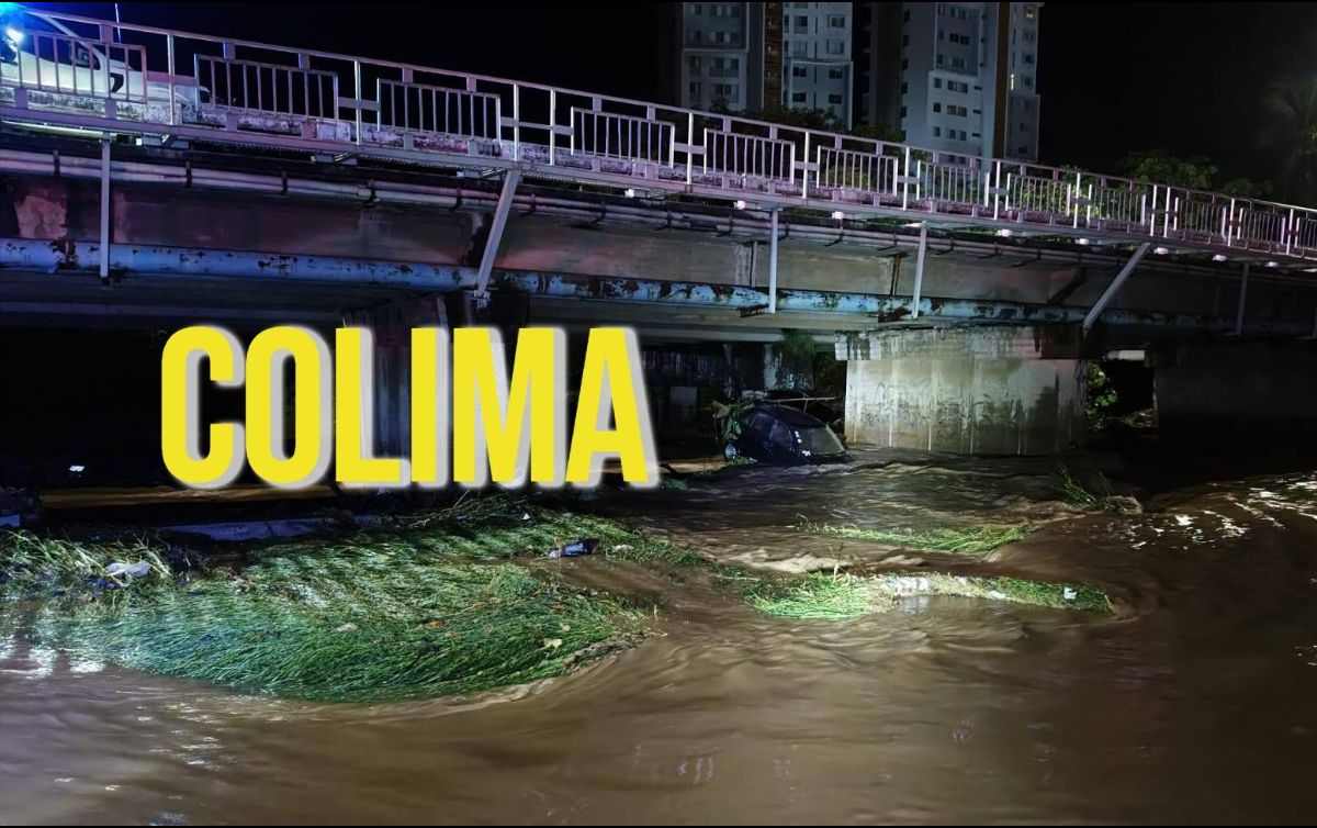 Ante las fuertes tormentas de las últimas horas, se pide a la población evitar cruzar ríos, arroyos o vialidades con corrientes de agua. ESPECIAL / Protección Civil y Bomberos de Manzanillo
