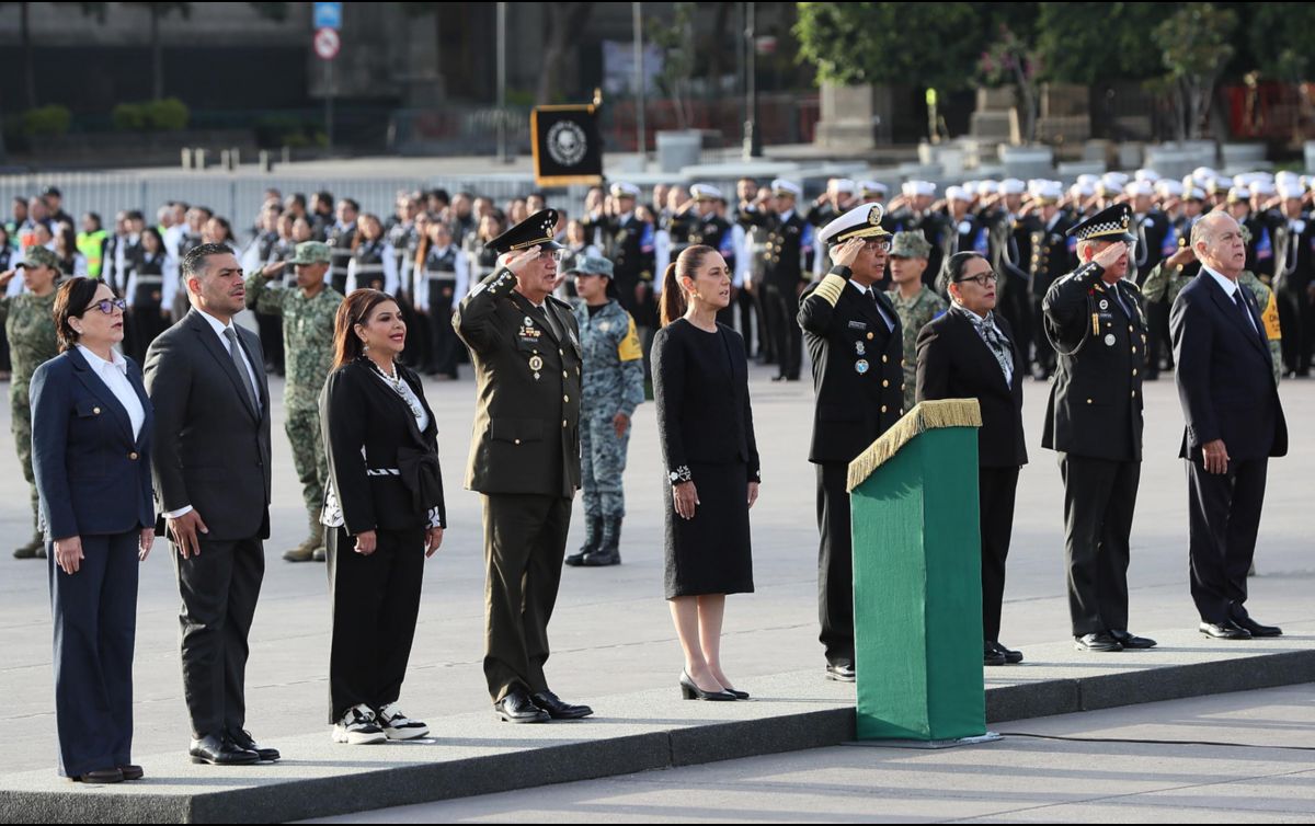 Este viernes del sismo de 1985 se cumplen 40 años, y del sismo de 2017 se cumplen 8 años. EFE/ M. GUZMÁN